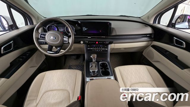 Kia Carnival — interior