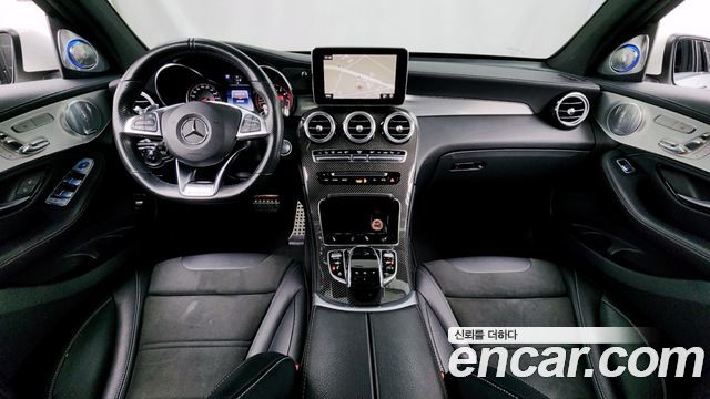 Mercedes-Benz GLC-Class — interior