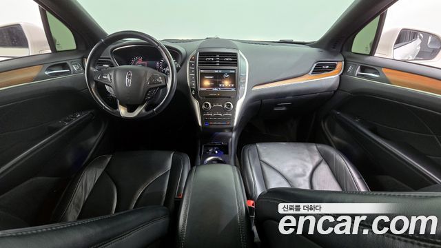 Lincoln MKC — interior