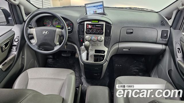 Hyundai Starex — interior