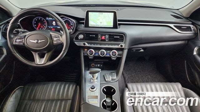 Genesis G70 — interior