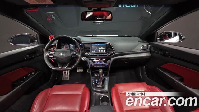 Hyundai Avante — interior