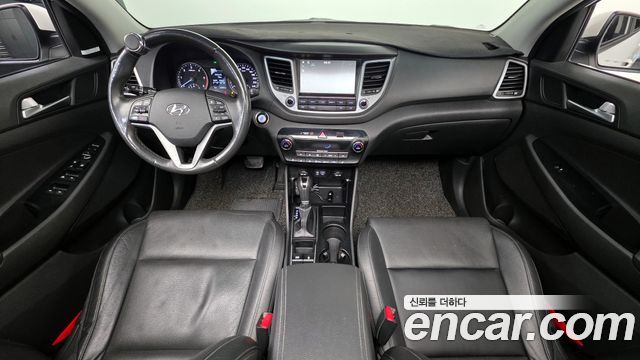 Hyundai Tucson — interior