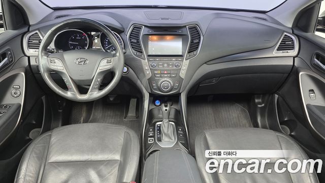 Hyundai Santa Fe — interior