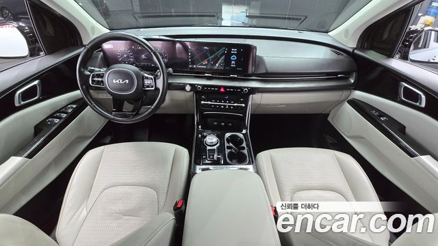 Kia Carnival — interior