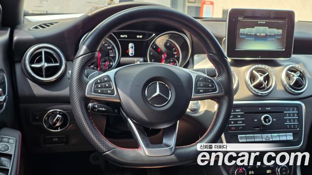 Mercedes-Benz CLA-Class — interior