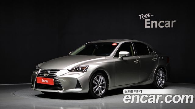 Lexus IS — exterior
