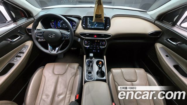 Hyundai Santa Fe — interior