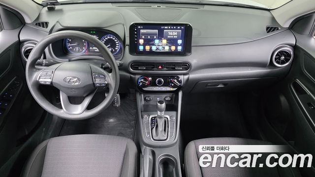 Hyundai Kona — interior
