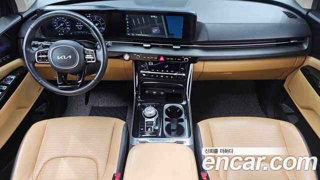 Kia Carnival — interior