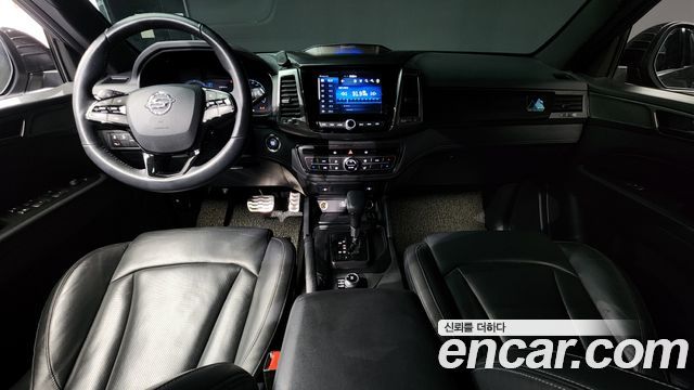 KG Mobility Rexton — interior