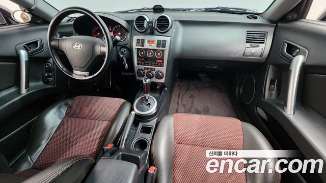 Hyundai Tuscani — interior