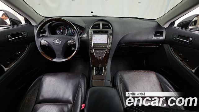 Lexus ES — interior