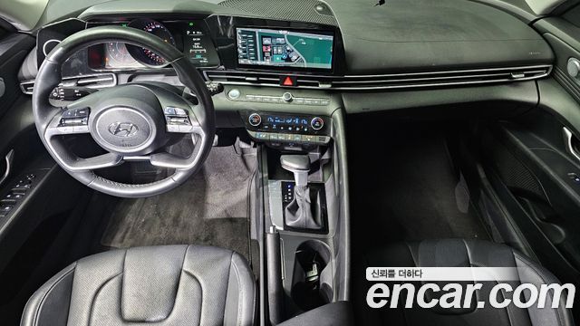 Hyundai Avante — interior