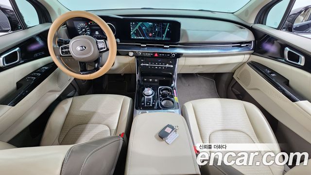 Kia Carnival — interior