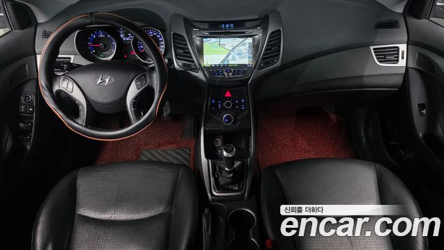 Hyundai Avante — interior
