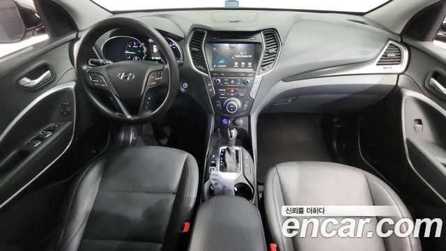 Hyundai Santa Fe — interior
