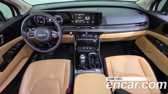 Kia Carnival — interior