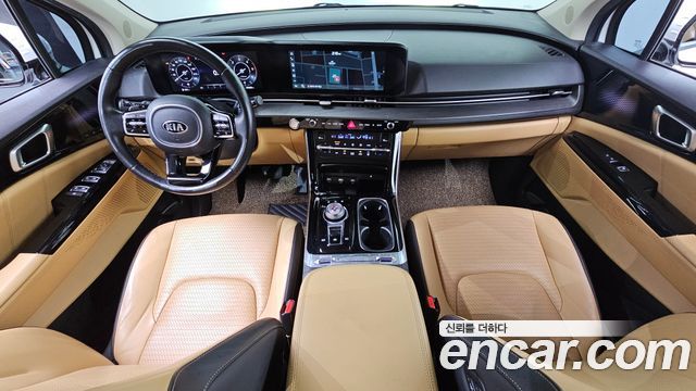 Kia Carnival — interior