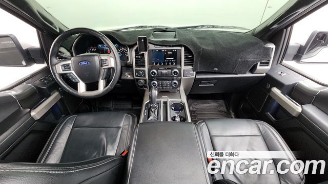 Ford F-150 — interior