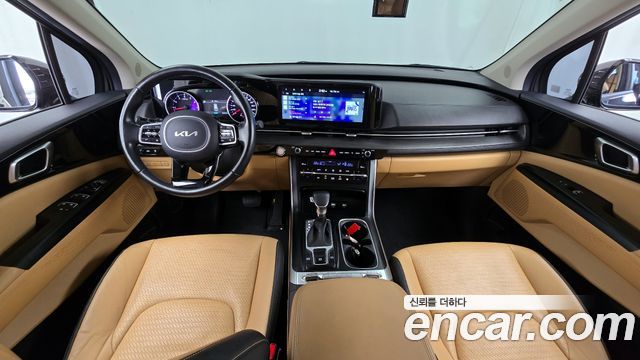Kia Carnival — interior