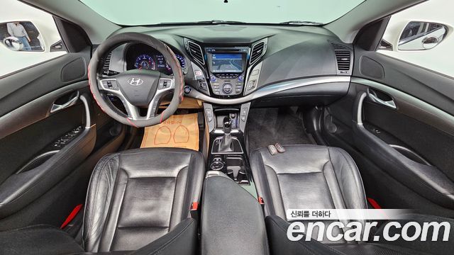 Hyundai i40 — interior