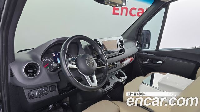 Mercedes-Benz Sprinter — interior