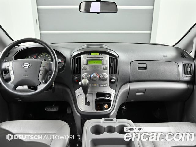 Hyundai Starex — interior