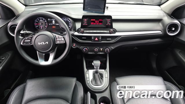 Kia K3 — interior