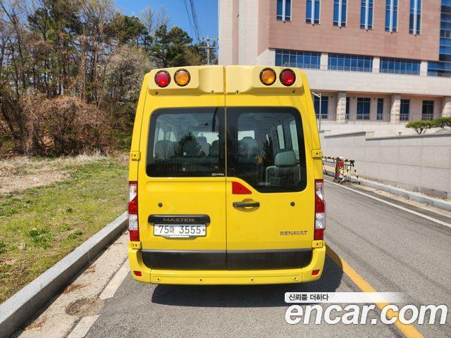 Renault Korea Master — interior