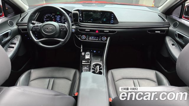 Hyundai Sonata — interior