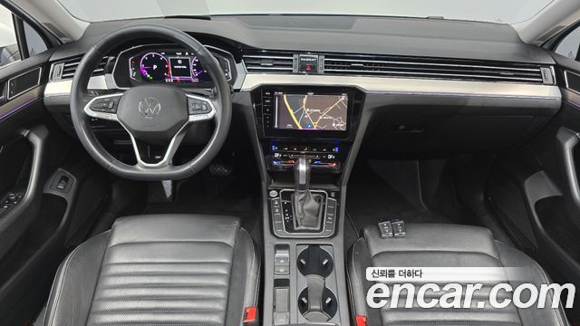 Volkswagen Passat — interior