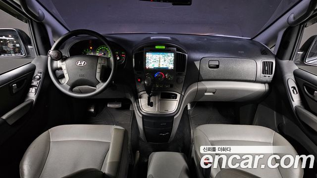 Hyundai Starex — interior