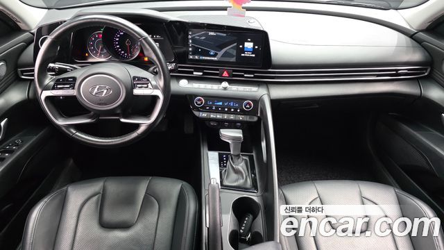 Hyundai Avante — interior