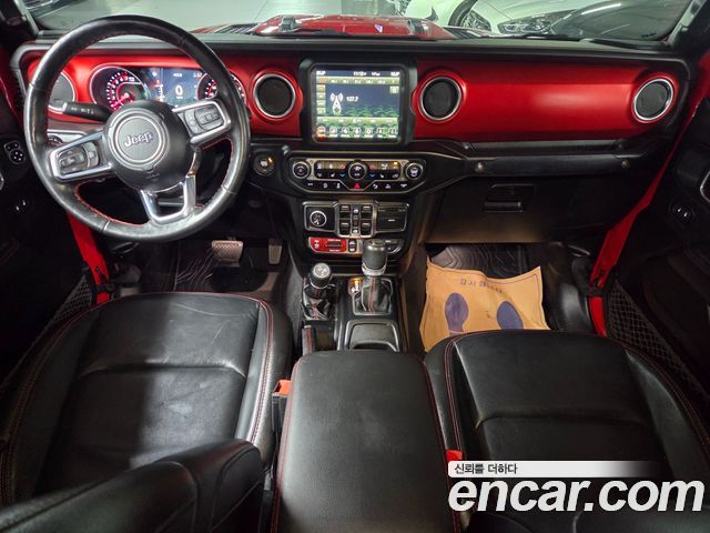 Jeep Gladiator — interior