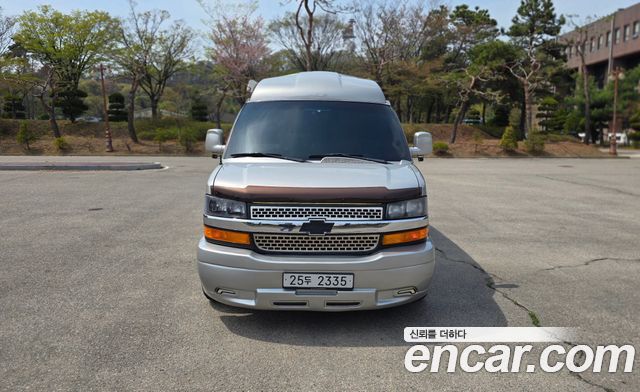 Chevrolet Express Van — exterior