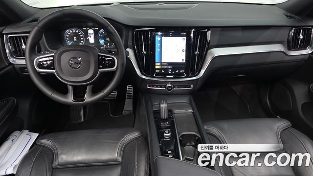 Volvo S60 — interior
