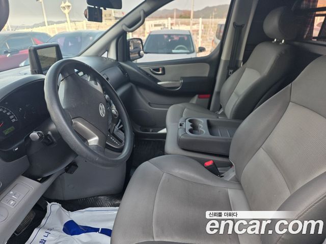 Hyundai Starex — interior