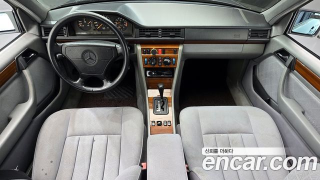 Mercedes-Benz E-Class — interior