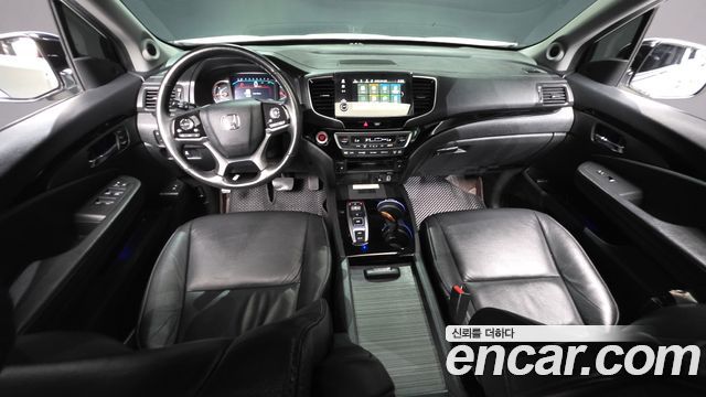 Honda Pilot — interior