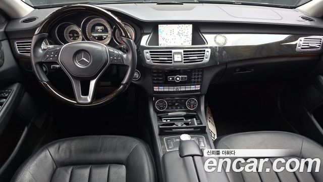 Mercedes-Benz CLS-Class — interior