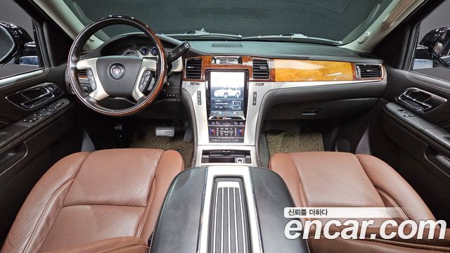 Cadillac Escalade — interior