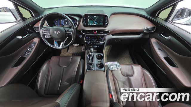 Hyundai Santa Fe — interior