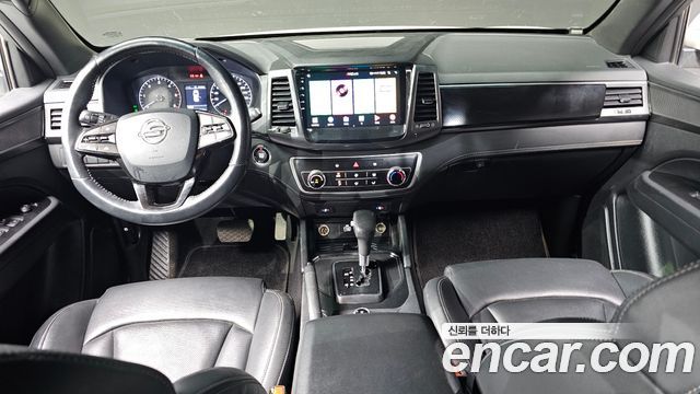 KG Mobility Rexton — interior