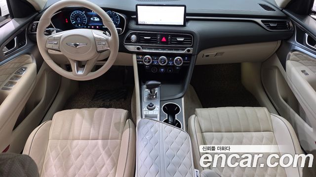 Genesis G70 — interior
