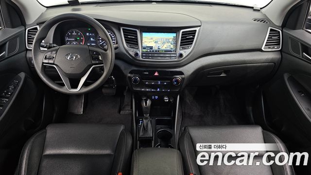 Hyundai Tucson — interior