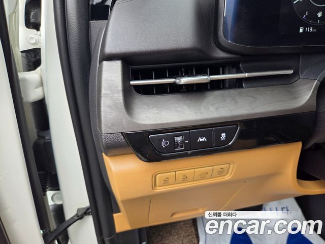 Kia Carnival — interior