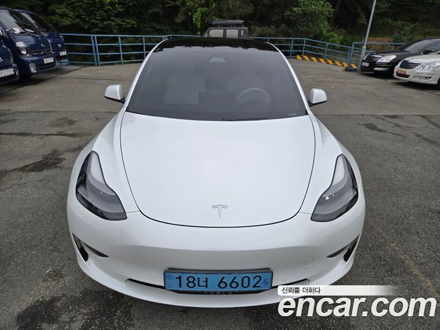 Tesla Model 3 — exterior