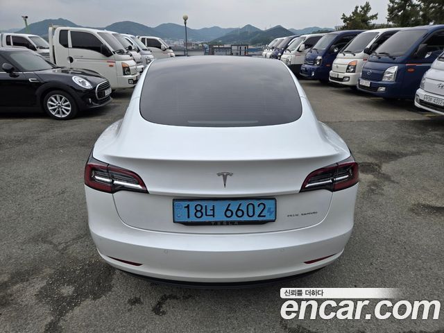 Tesla Model 3 — interior