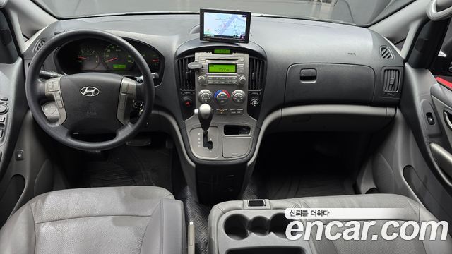 Hyundai Starex — interior